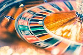 YM7777 Live Casino dengan dealer cantik langsung dari studio
